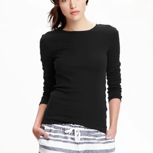 NWT: old navy Perfect Fitted Tee (S) - Picture 1 of 1